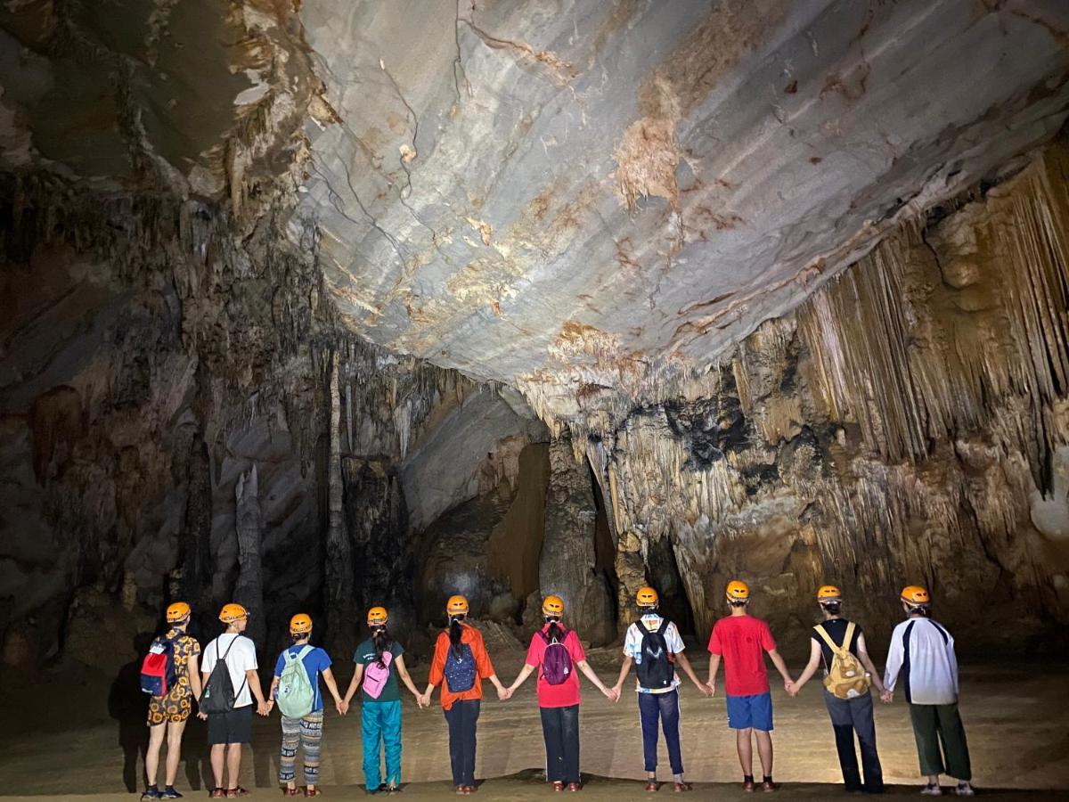 Gold Plus Hotel Phong Nha Bagian luar foto