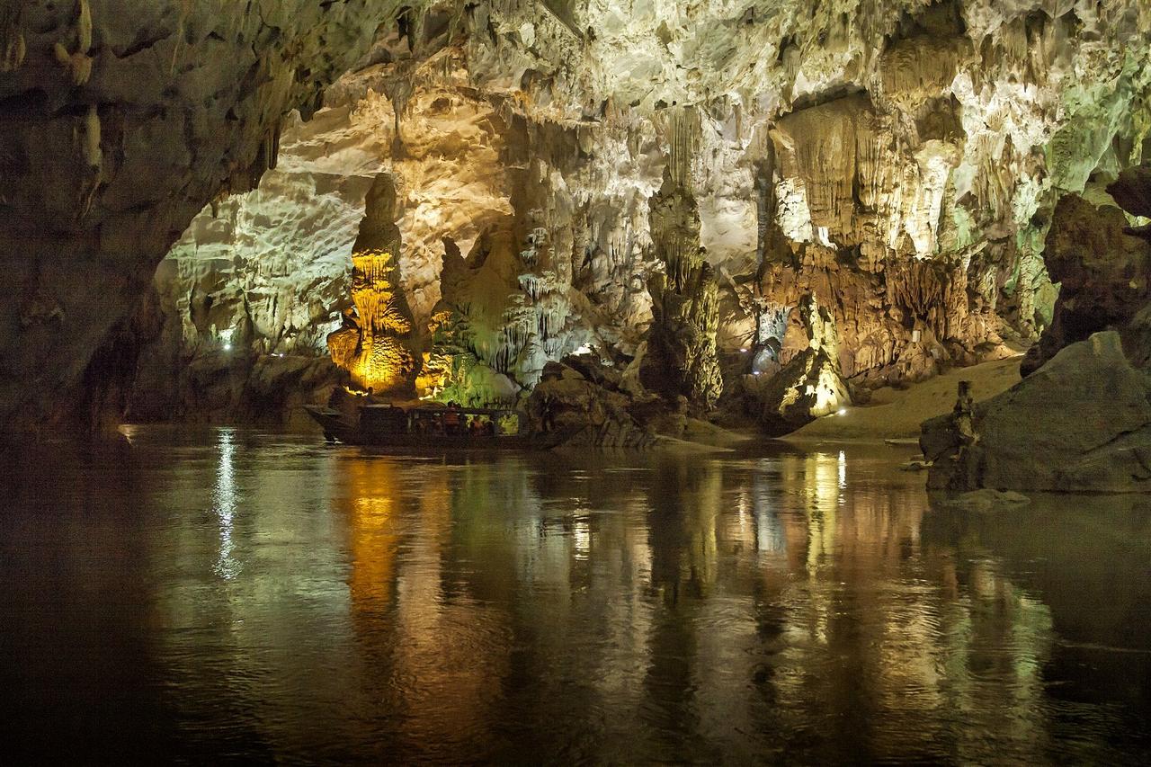 Gold Plus Hotel Phong Nha Bagian luar foto