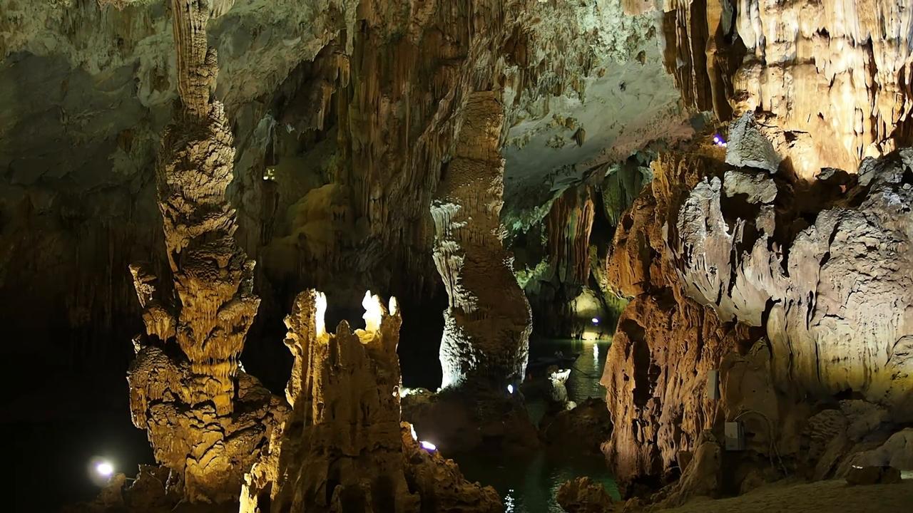 Gold Plus Hotel Phong Nha Bagian luar foto